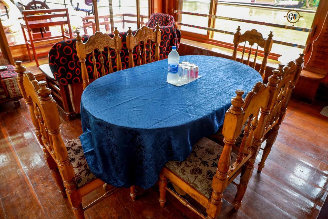 Grand Villa Houseboat Kumarakom Εξωτερικό φωτογραφία