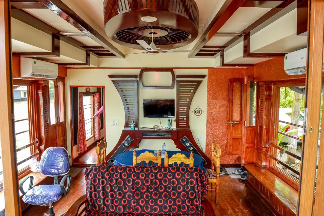 Grand Villa Houseboat Kumarakom Εξωτερικό φωτογραφία