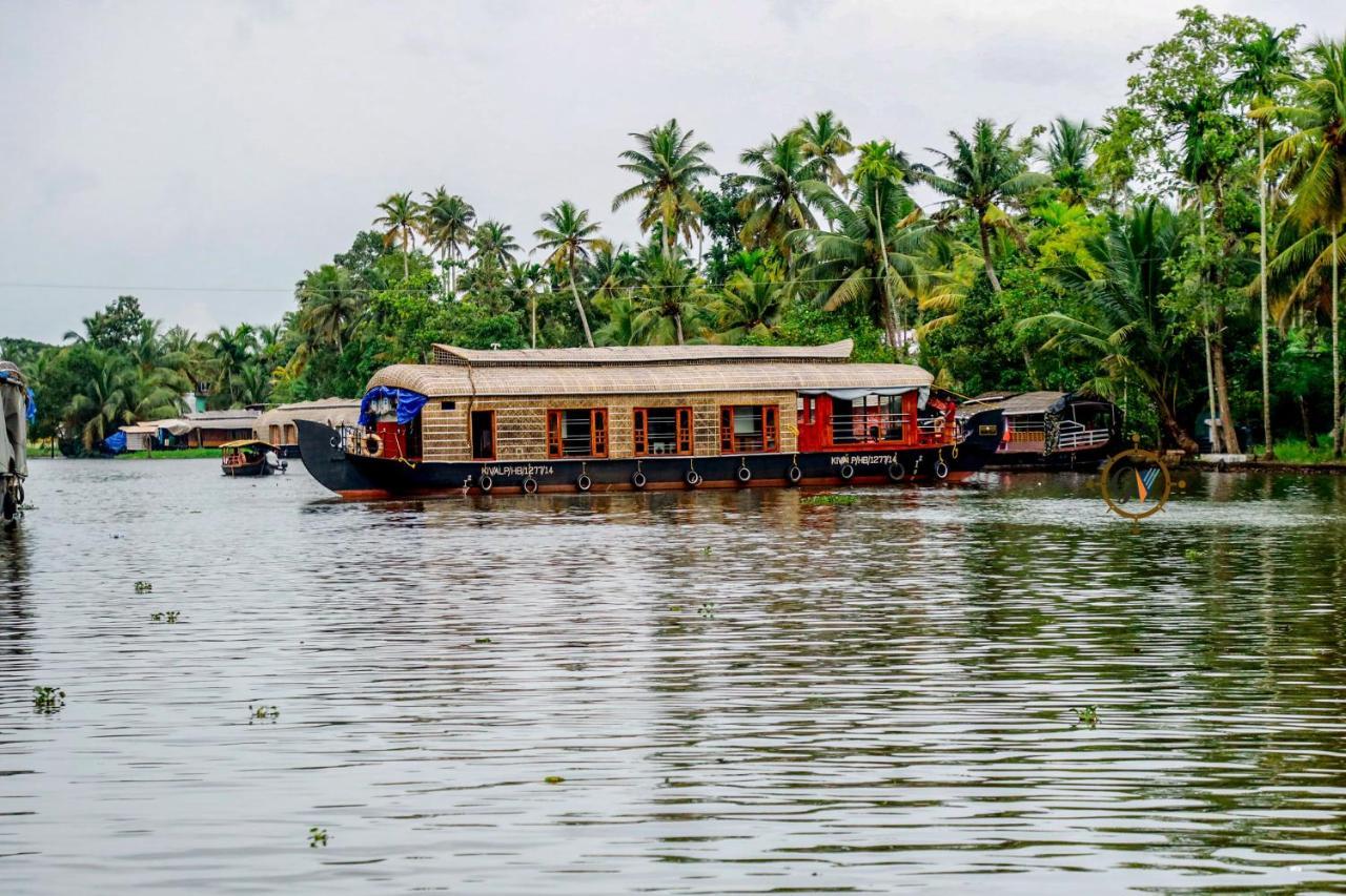 Grand Villa Houseboat Kumarakom Εξωτερικό φωτογραφία