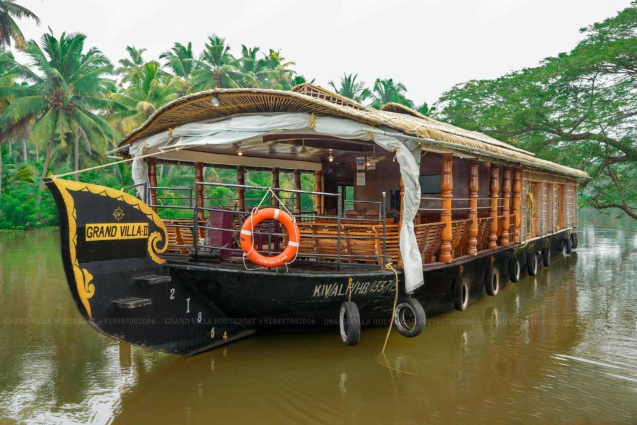 Grand Villa Houseboat Kumarakom Εξωτερικό φωτογραφία