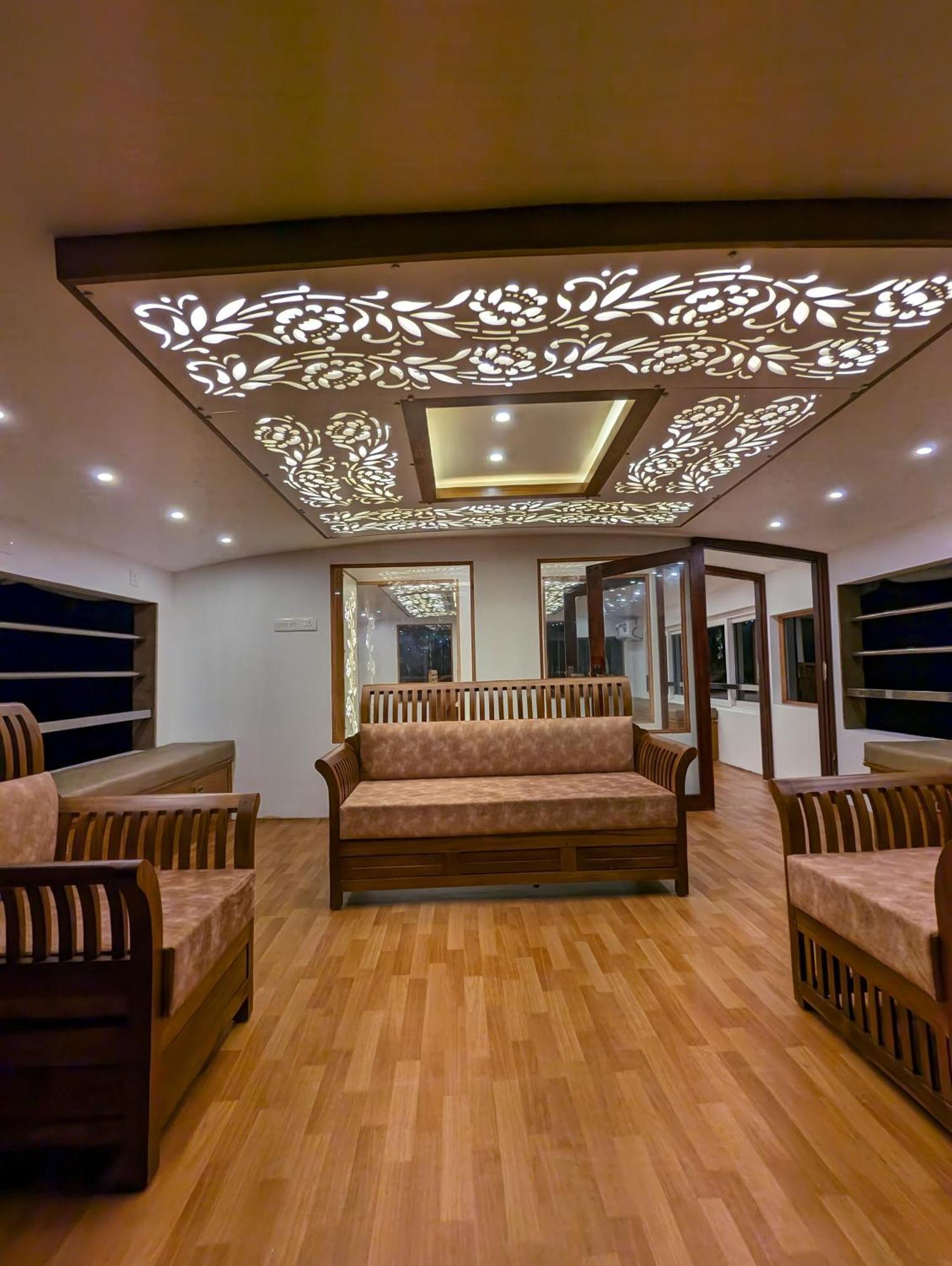 Grand Villa Houseboat Kumarakom Εξωτερικό φωτογραφία
