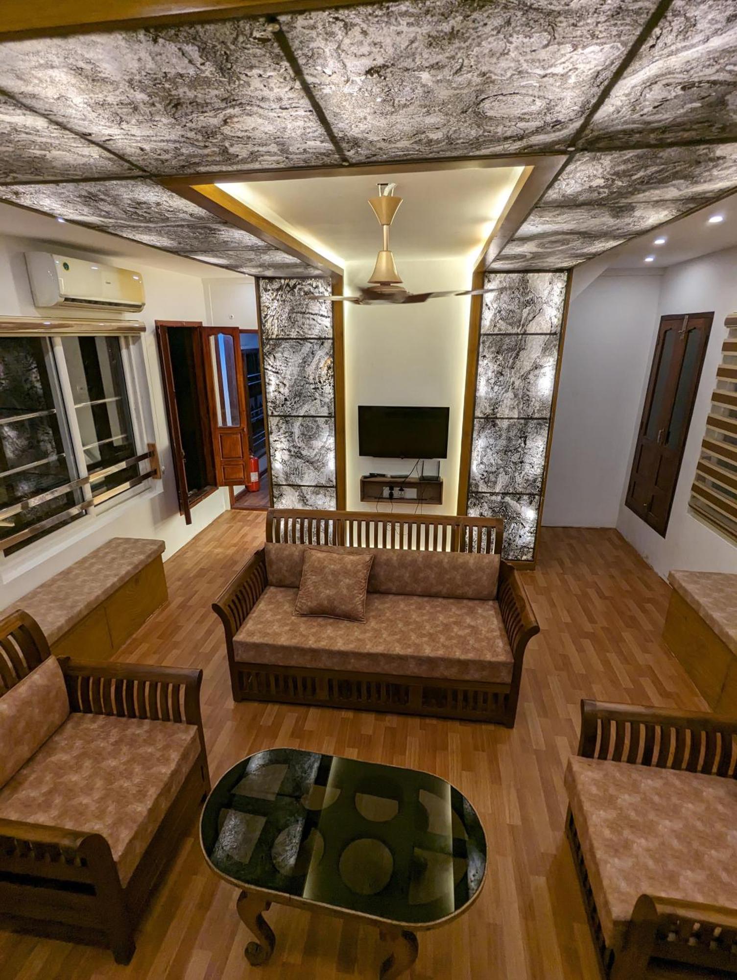 Grand Villa Houseboat Kumarakom Εξωτερικό φωτογραφία